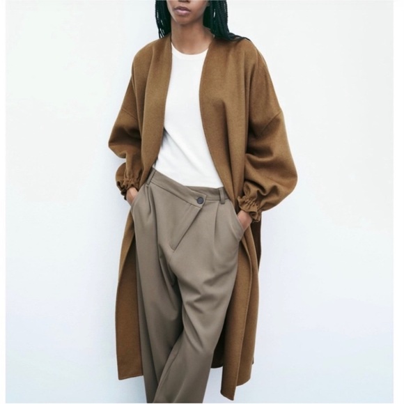 Zara wool blend oversized collarless wrap coat
BLOGGERS FAVORITE!!!! - Picture 7 of 16